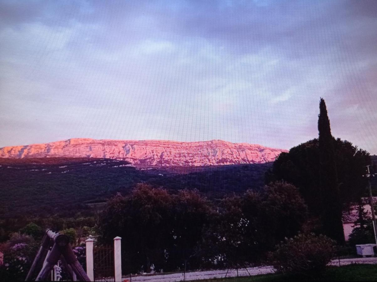 La Maison De Papou La Vigne A Nans Les Pins 83860 Buitenkant foto